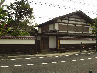 ��c�O�\�Z�l�O�̒��N�񂾂����u�����v�B