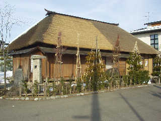 �O�����Ƃ��āA���ێi�@�ٔ��������Ƃ��Ċ��􂵂����B���Y���m�̐��ƁB