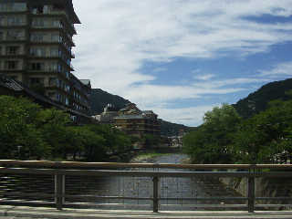 ���C����̕��i