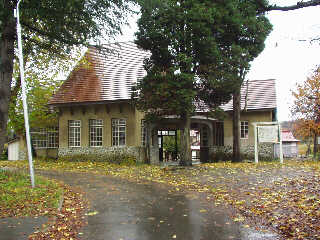 �������͂��̔M���w�i���������L�O�فj�܂ł̊J�ʂɏI������B