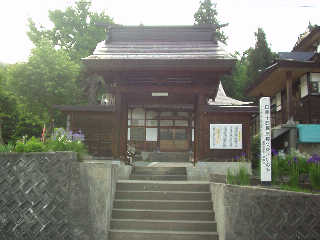 �����\�Y�̉Ɛb���J����Ƃ������d���B