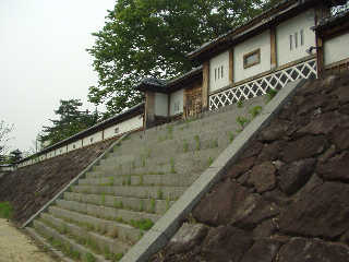 ��Γc�勴�㗬�͔��ǂ̕������ɍČ����Ȃ���Ă���B���̂����肪��Γc�݂͊ł������B