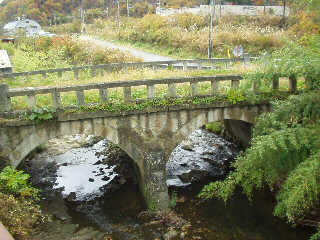 ����́u���֋��v�͎O�����߂ɂ��Α���A�A�[�`�̊ዾ��