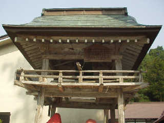 �ɒB���@����i�����Ċ��������̌Ï��B���݂͒�������Ă���B1591�N���@����o�R�Ɉڂ�ہA��[���ꂽ�B