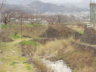 ���������̏�����B�z��Ƌ��̐Ղ����������d�S�B