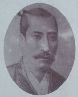 ���a�Ɍf�����Ă���D�c�M���̏ё���B�����̐鋳�t���`�����Ƃ���A�ł��M���Ɏ��Ă���ƌ�����B�i�������R�S���������كp���t���b�g���j