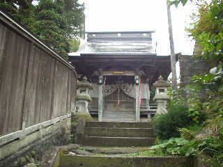 �u�ڗ�����t�@�����v�B���쏬�������Ƃ���铒�̐_�B