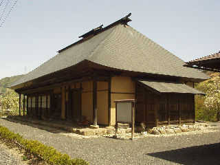 �艺�̘e�{�w���V���B�ڒz�ۑ�����Ă���B