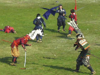 �㐙�R�̓a�i���񂪂�j���]��a����j�����c���R�̍���e���ƑΛ�����B