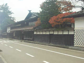 �z�㉺�ւɂ��鍋���A�n�ӉƂ̓@��B�㐙��R�̉��v����������̎؋��������Ă͓�������B